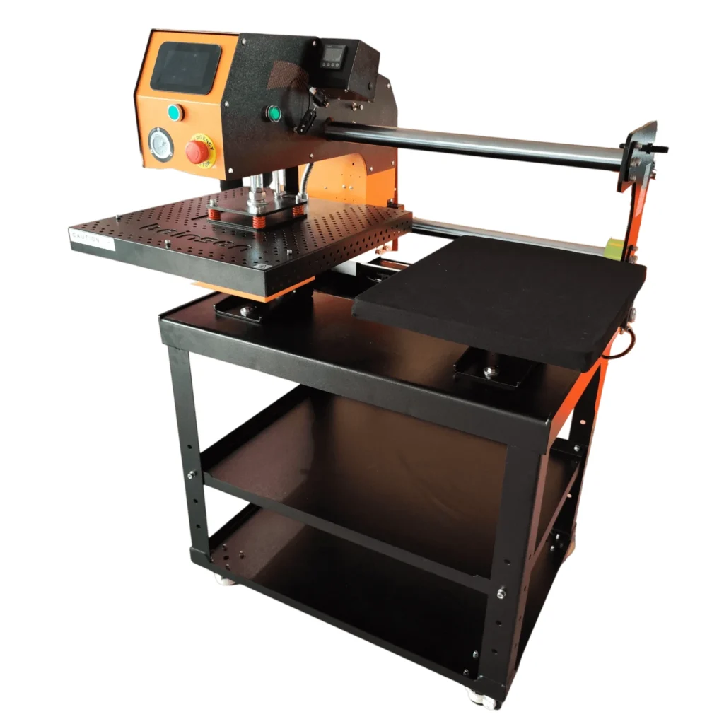 Prensa térmica neumática Beinsen Trinidad de doble estación sobre mesa con ruedas, con el cabezal calefactor superior y los dos platos inferiores de 40x50 cm