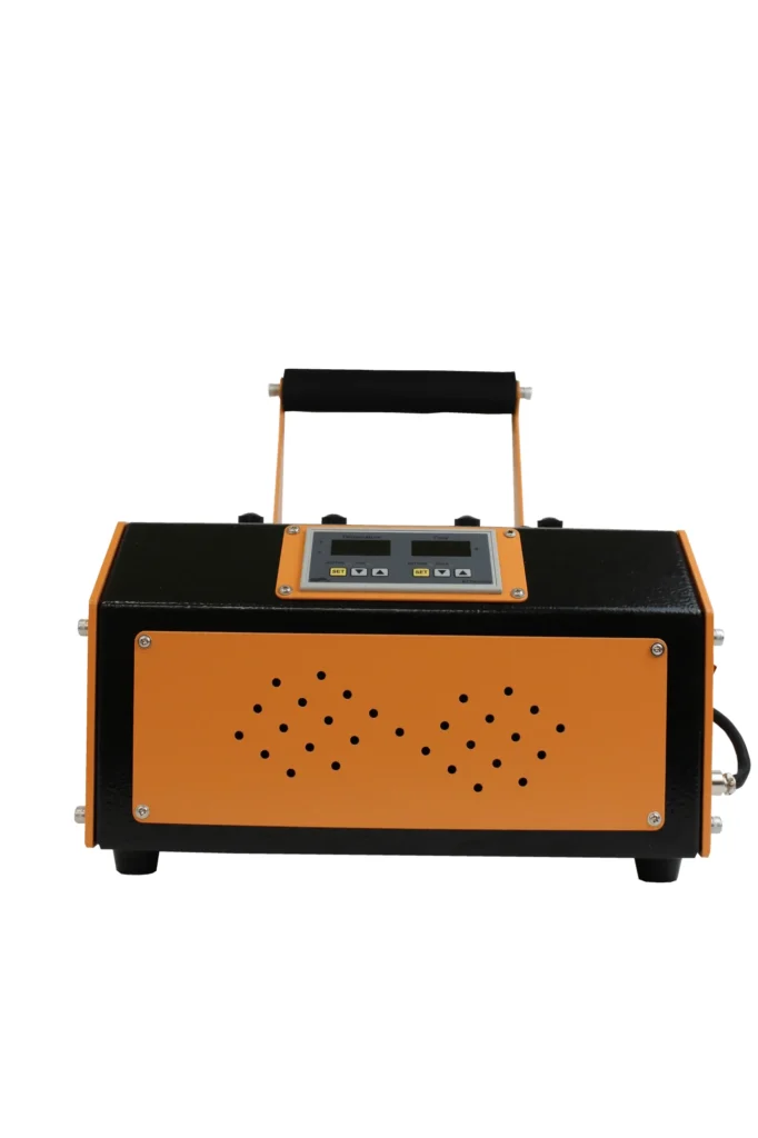 Panel trasero de la plancha de tazas Beinsen Maine con el doble display digital y la rejilla de ventilación
