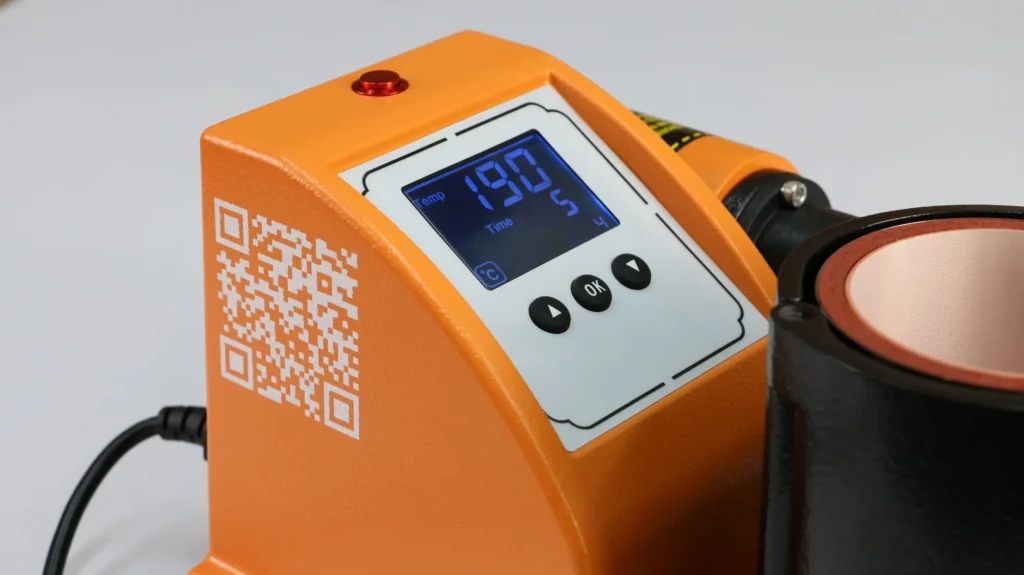 Detalle del controlador digital de la prensa de tazas Beinsen Andra mostrando temperatura y tiempo en pantalla