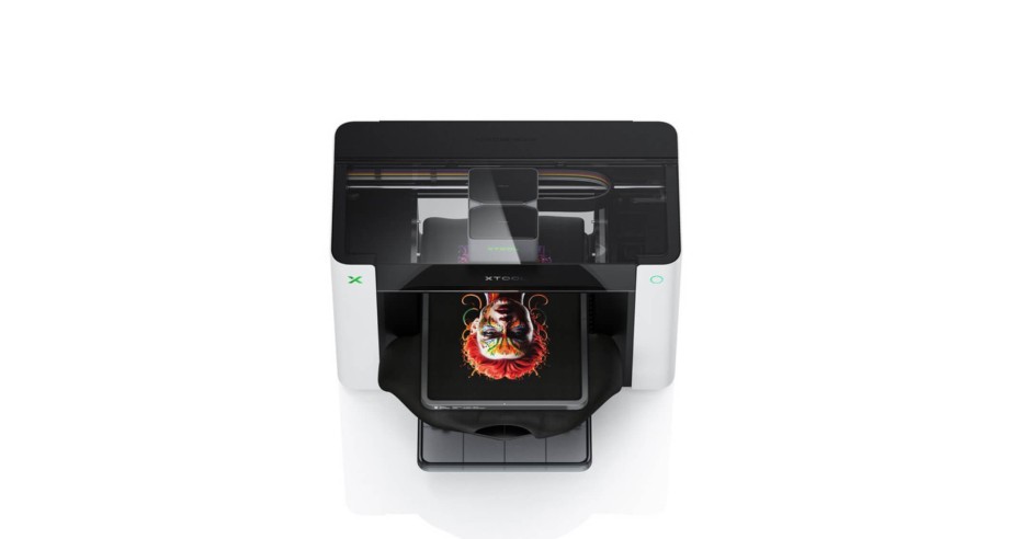 xTool O1 Omni vista frontal imprimiendo