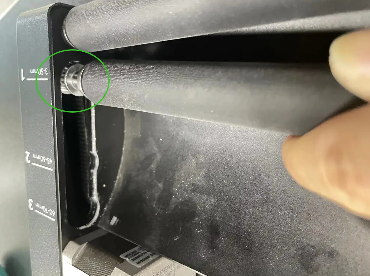 ¿Cómo sustituir los ejes del Rotary Attachment?