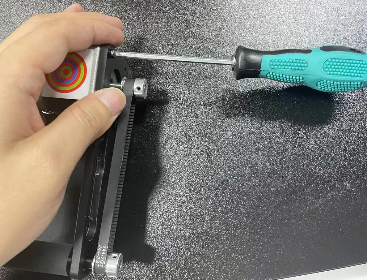 ¿Cómo sustituir los ejes del Rotary Attachment? ¿Cómo sustituir los ejes del Rotary Attachment?
