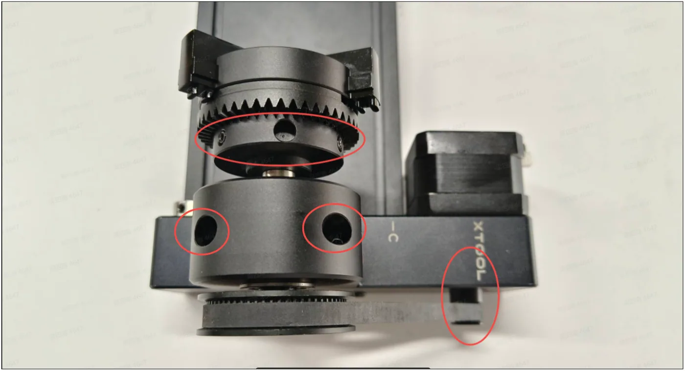 Desplazamiento de líneas en el procesamiento cilíndrico RA-roller-set-screws-on-motor.png