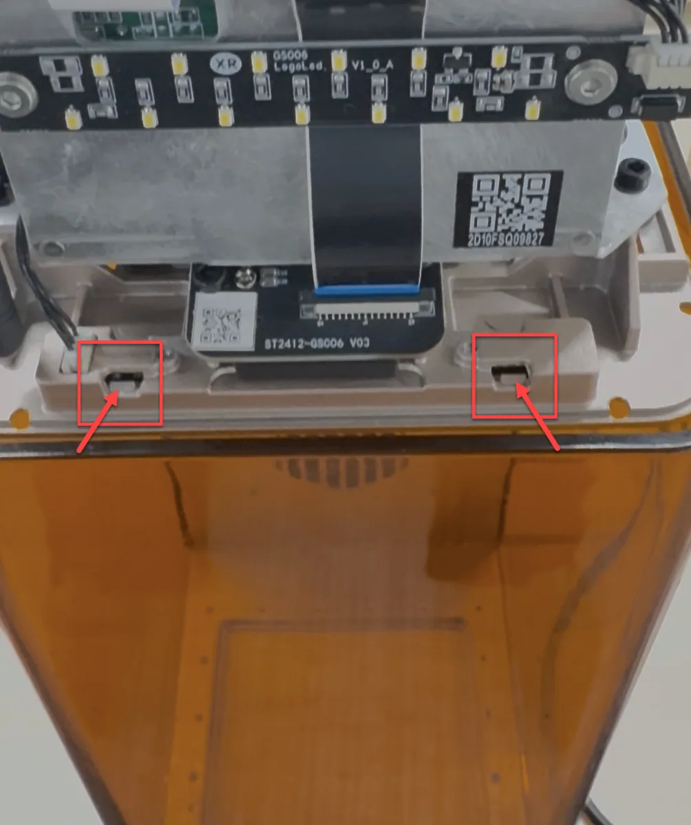 Sustituir la luz de relleno frontal de la xTool F2 image.png