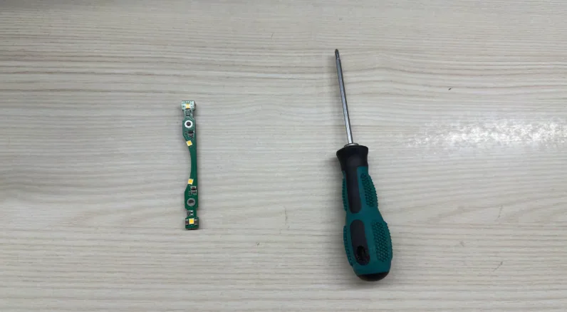 Sustituir la luz de relleno frontal de la xTool F2 1.png