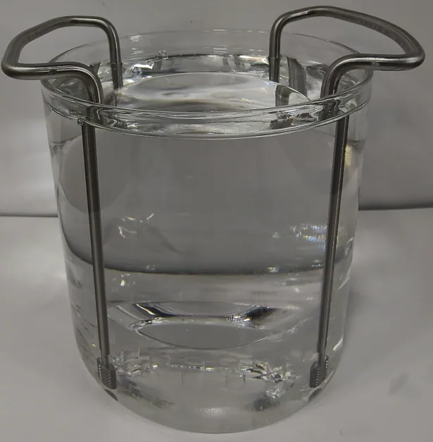 Fabricación de la base de sujeción para el grabado de bolas de cristal Fabricación de la base de sujeción para el grabado de bolas de cristal