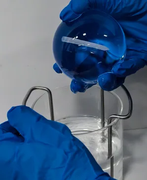 Fabricación de la base de sujeción para el grabado de bolas de cristal Fabricación de la base de sujeción para el grabado de bolas de cristal