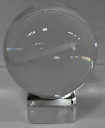 Fabricación de la base de sujeción para el grabado de bolas de cristal Fabricación de la base de sujeción para el grabado de bolas de cristal