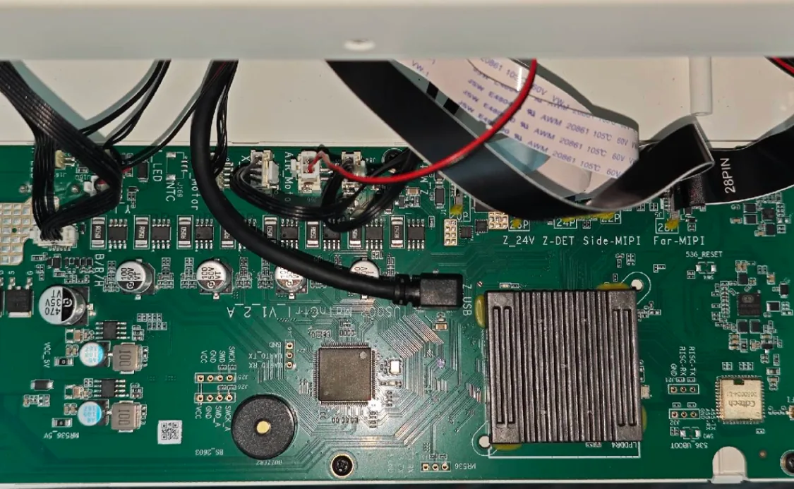 Solucionar el «Error de tarjeta de placa» en la xTool M2 Solucionar el «Error de tarjeta de placa» en la xTool M2