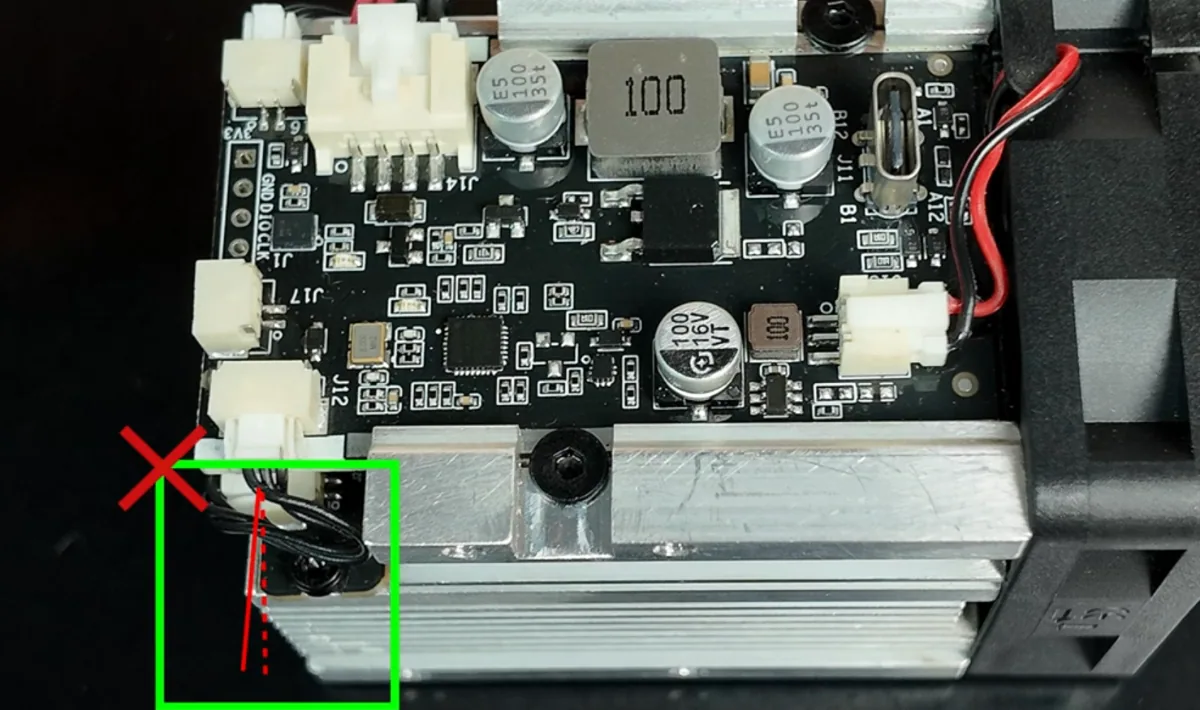Solucionar el fallo de calibración del eje Z en la xTool M2 Solucionar el fallo de calibración del eje Z en la xTool M2