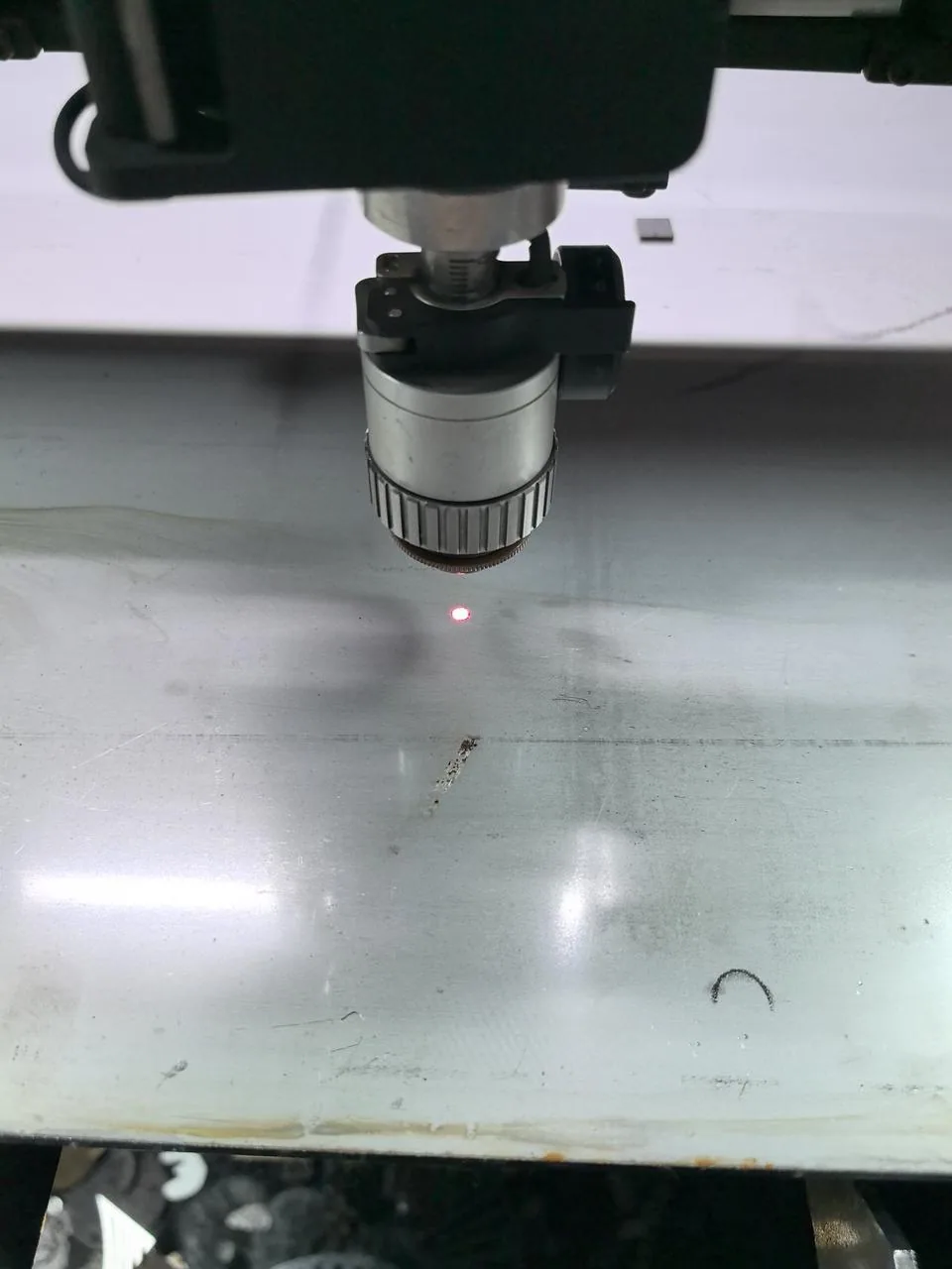 Solucionar las condiciones anómalas de temperatura del módulo de condensadores en la xTool MetalFab CNC Cutter Solucionar las condiciones anómalas de temperatura del módulo de condensadores en la xTool MetalFab CNC Cutter