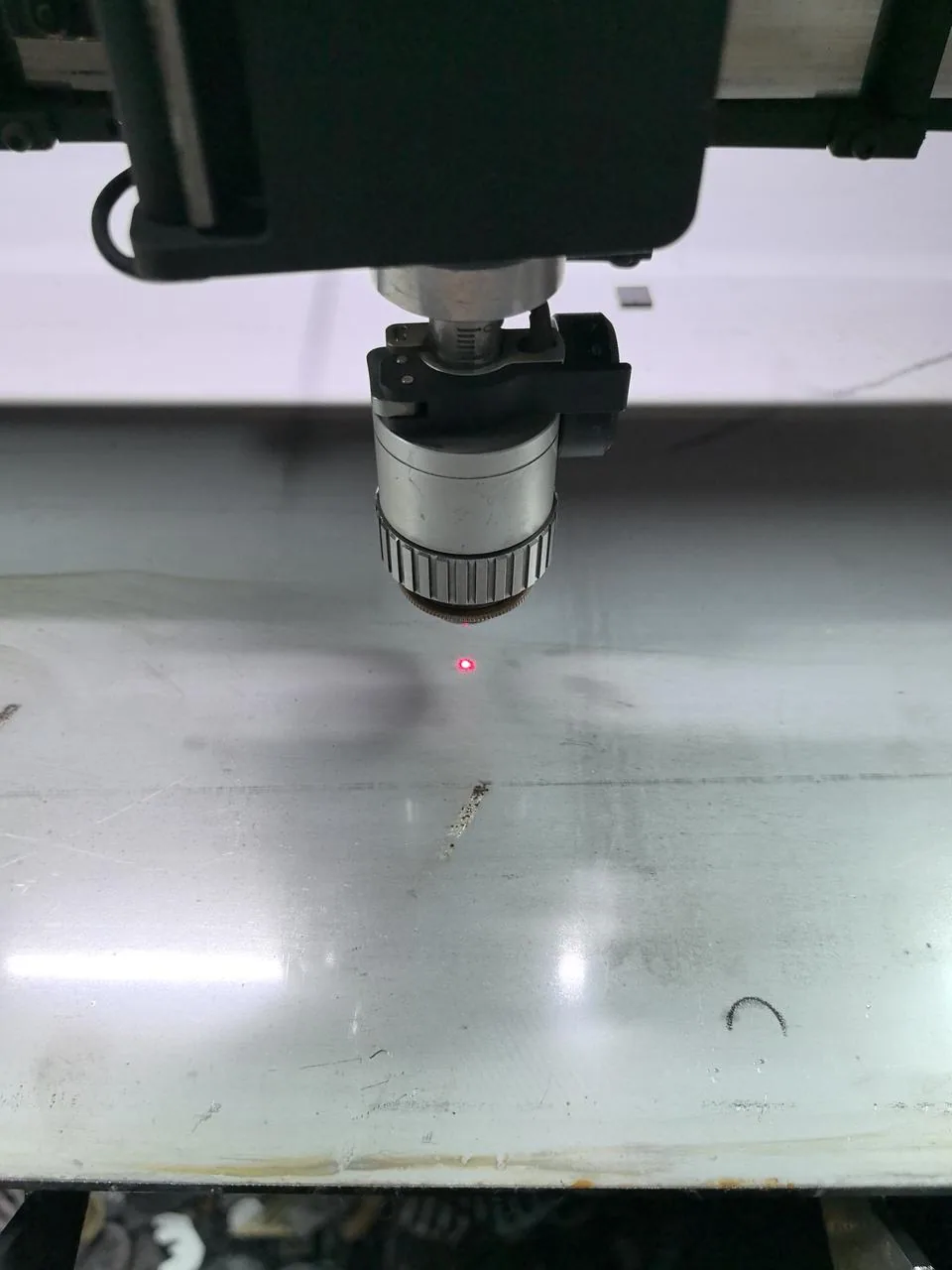 Solucionar las condiciones anómalas de temperatura del módulo de condensadores en la xTool MetalFab CNC Cutter Solucionar las condiciones anómalas de temperatura del módulo de condensadores en la xTool MetalFab CNC Cutter