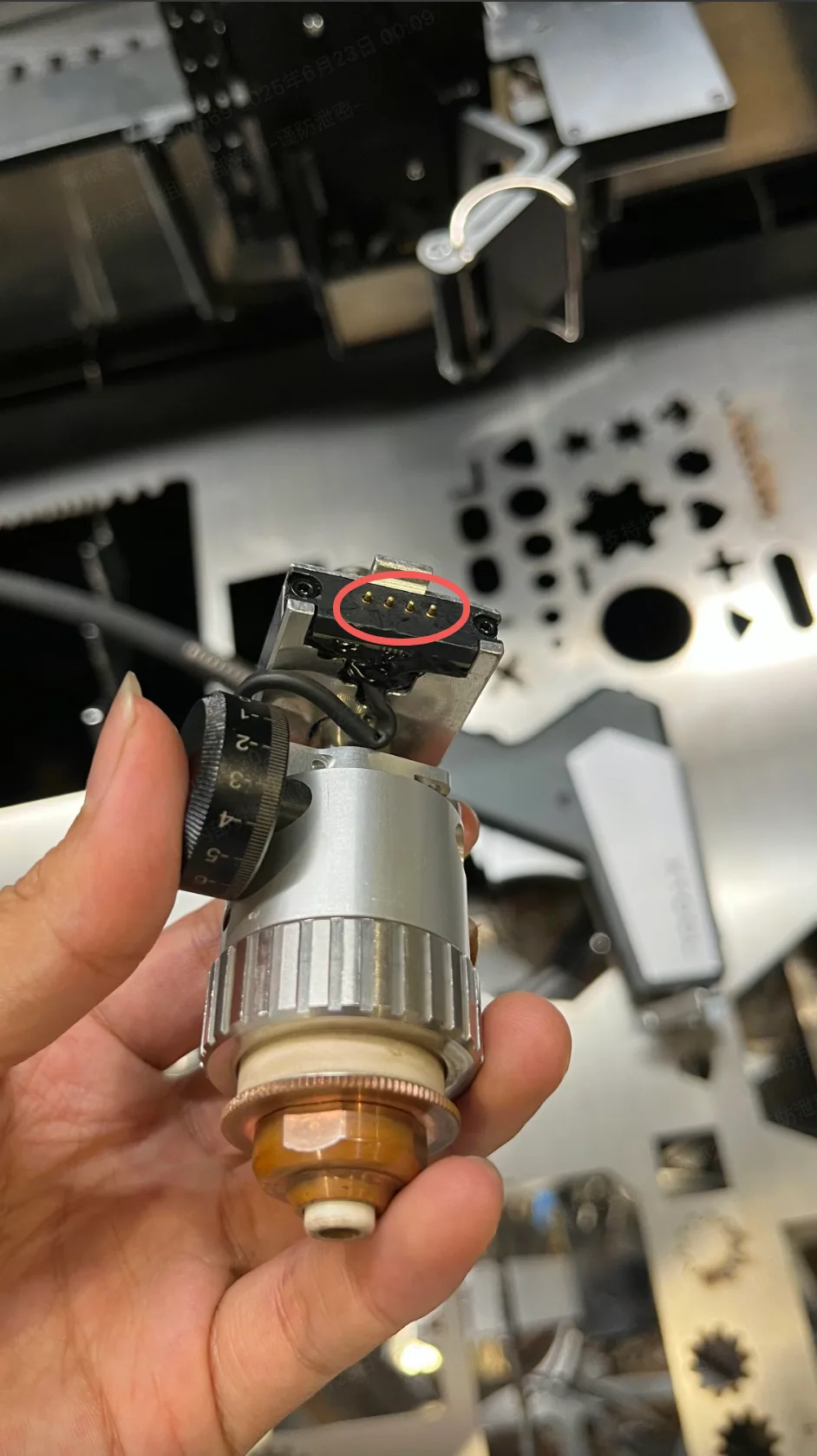 Resolver "Valor de capacitancia anómalo" en la xTool MetalFab CNC Cutter Resolver "Valor de capacitancia anómalo" en la xTool MetalFab CNC Cutter