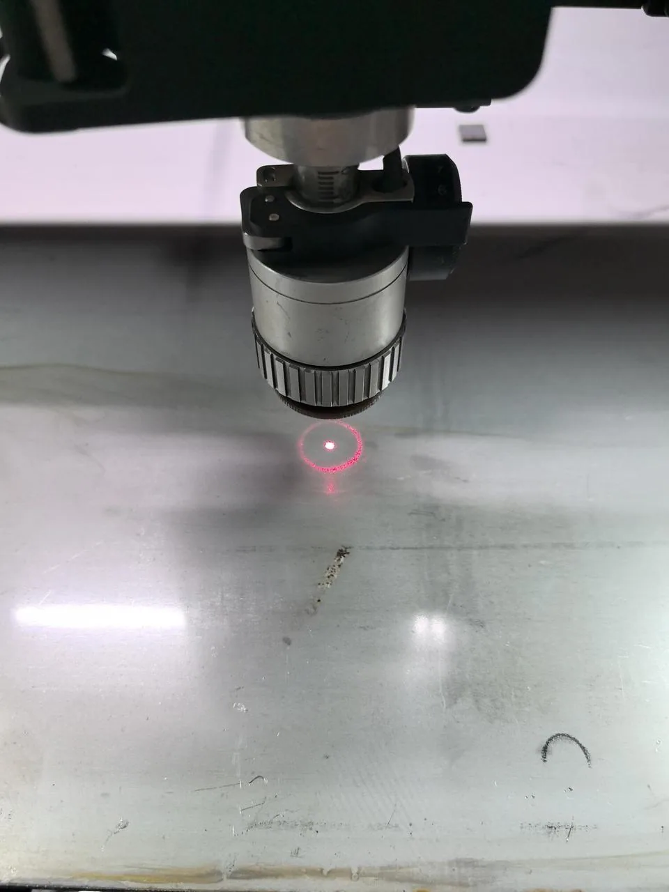 Solucionar las condiciones anómalas de temperatura del módulo de condensadores en la xTool MetalFab CNC Cutter Solucionar las condiciones anómalas de temperatura del módulo de condensadores en la xTool MetalFab CNC Cutter