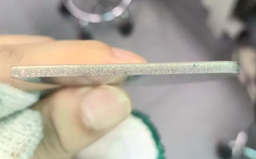 Solucionar la acumulación de rebaba (dross) en la xTool MetalFab CNC Cutter Solucionar la acumulación de rebaba (dross) en la xTool MetalFab CNC Cutter
