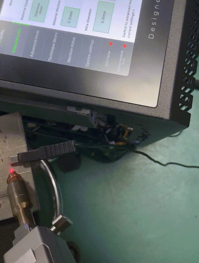 Solucionar el fallo de emisión del láser del xTool MetalFab Laser Welder