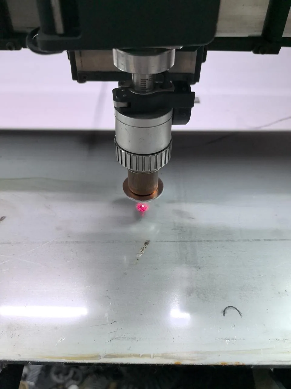 Solucionar las condiciones anómalas de temperatura del módulo de condensadores en la xTool MetalFab CNC Cutter Solucionar las condiciones anómalas de temperatura del módulo de condensadores en la xTool MetalFab CNC Cutter