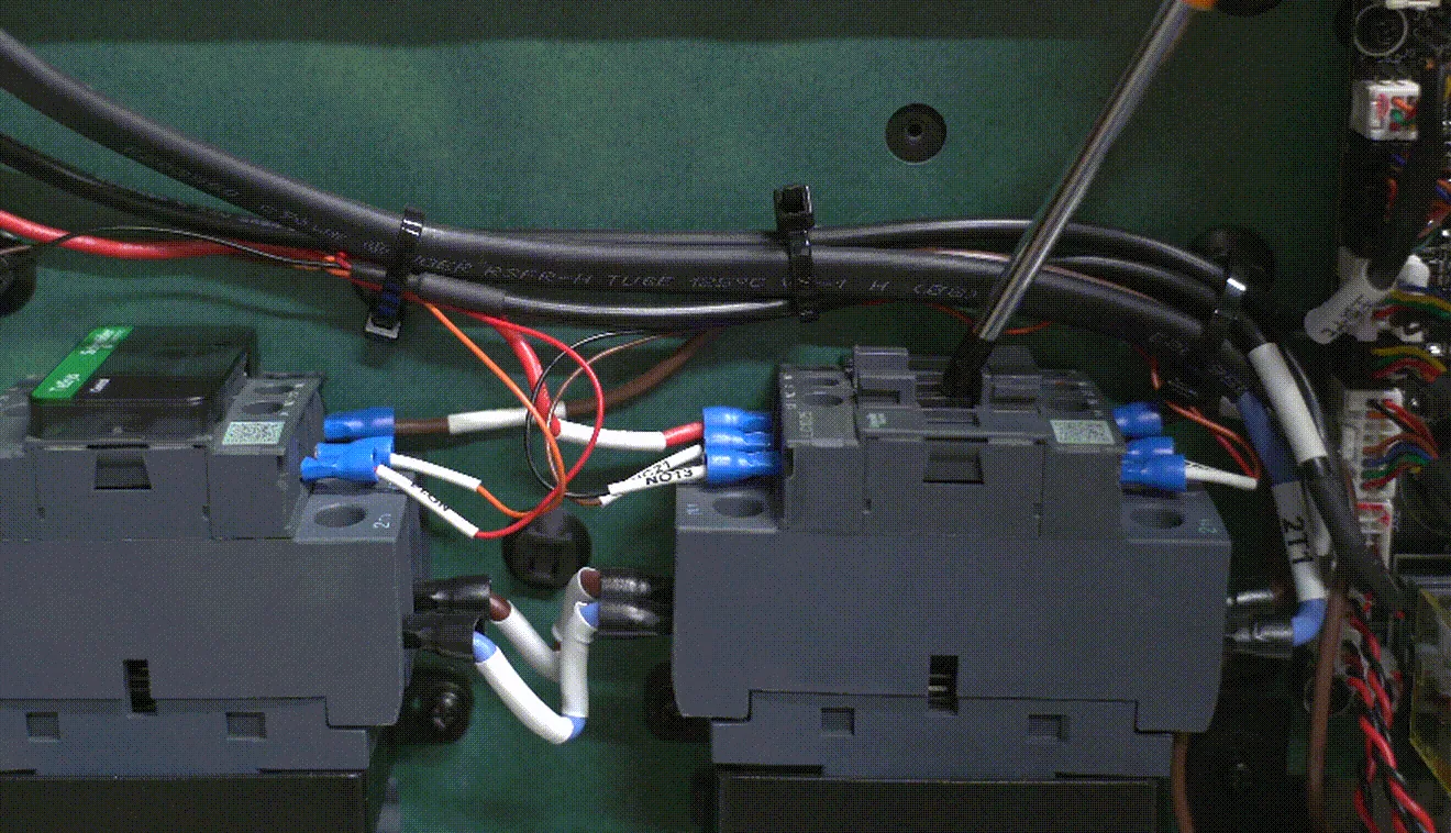 Solucionar «Botón de parada de emergencia pulsado» de la xTool MetalFab Laser Welder Solucionar «Botón de parada de emergencia pulsado» de la xTool MetalFab Laser Welder
