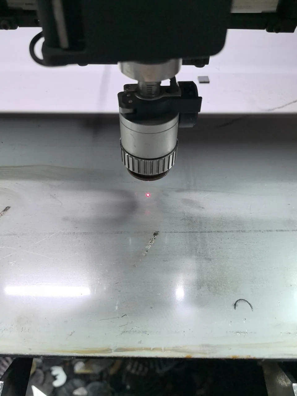 Solucionar las condiciones anómalas de temperatura del módulo de condensadores en la xTool MetalFab CNC Cutter Solucionar las condiciones anómalas de temperatura del módulo de condensadores en la xTool MetalFab CNC Cutter