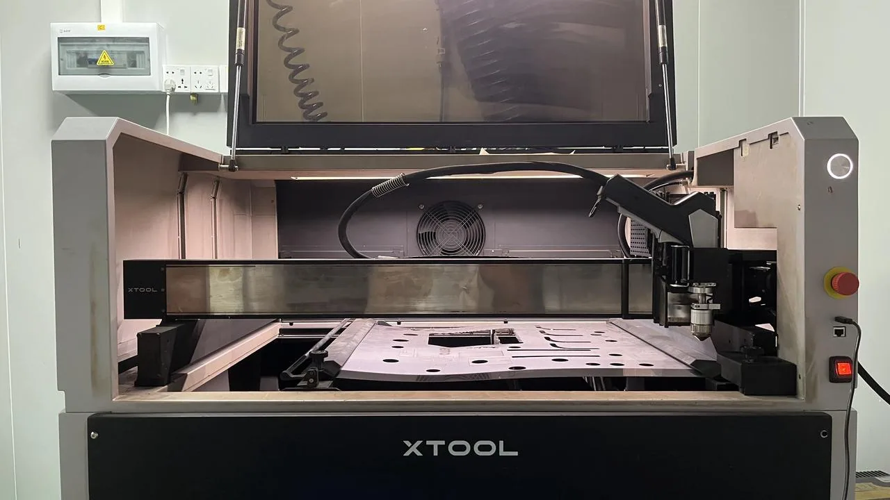 Solucionar la posición anómala del carro del xTool MetalFab CNC Cutter Solucionar la posición anómala del carro del xTool MetalFab CNC Cutter
