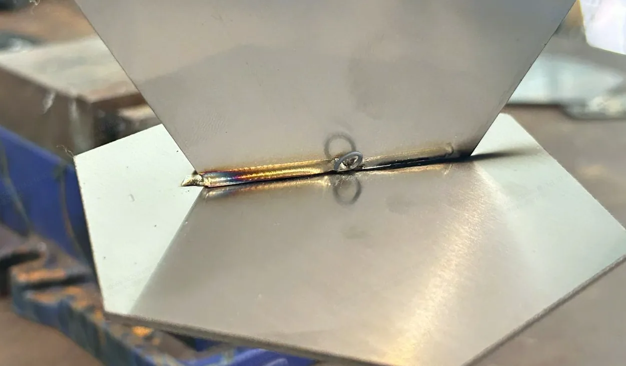 Solución de problemas de fusión y aporte de hilo deficientes en el xTool MetalFab Laser Welder Solución de problemas de fusión y aporte de hilo deficientes en el xTool MetalFab Laser Welder