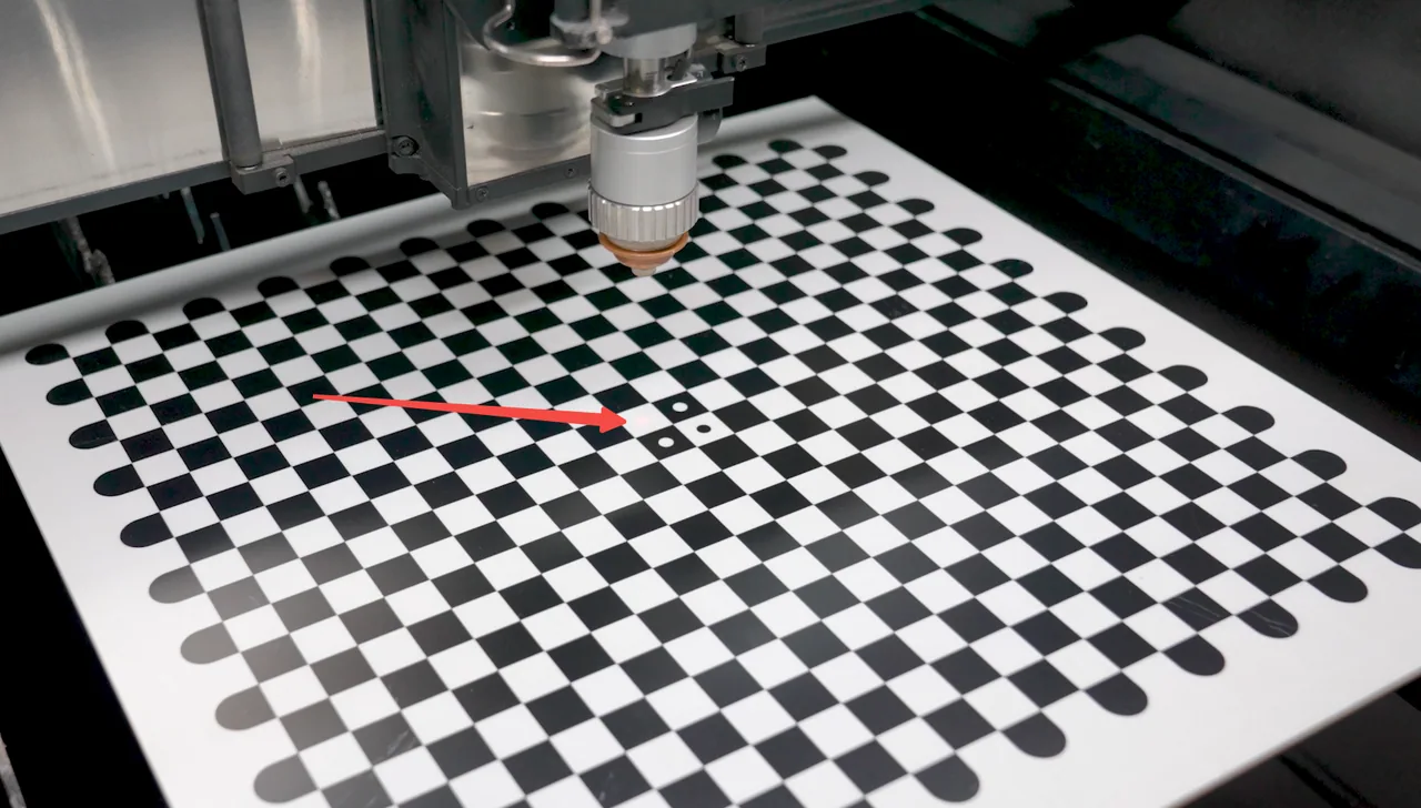 Solucionar el fallo de calibración de la cámara en la xTool MetalFab CNC Cutter Solucionar el fallo de calibración de la cámara en la xTool MetalFab CNC Cutter