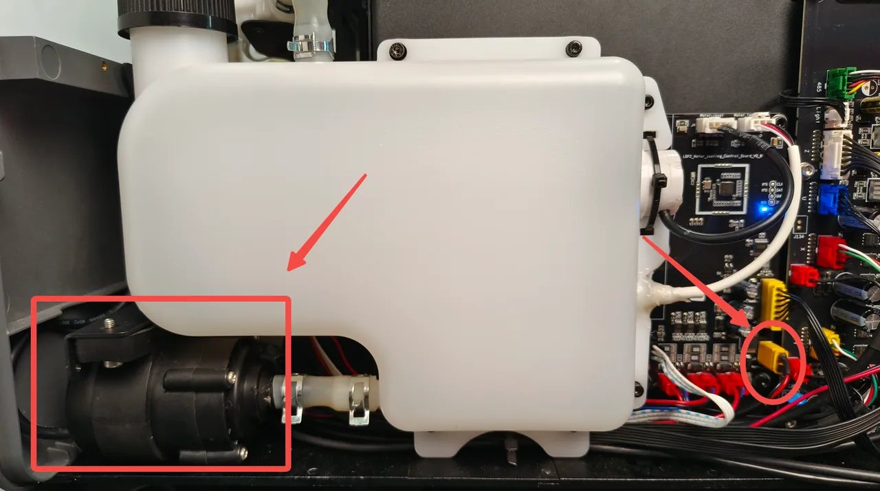 Solucionar "Flujo del depósito de agua demasiado bajo" en la xTool P2 Solucionar "Flujo del depósito de agua demasiado bajo" en la xTool P2