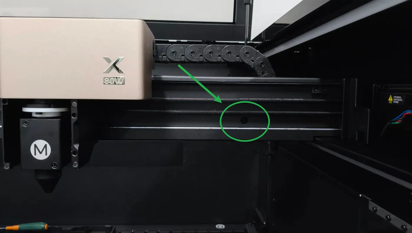 Cómo volver a instalar el módulo láser en el raíl guía Cómo volver a instalar el módulo láser en el raíl guía