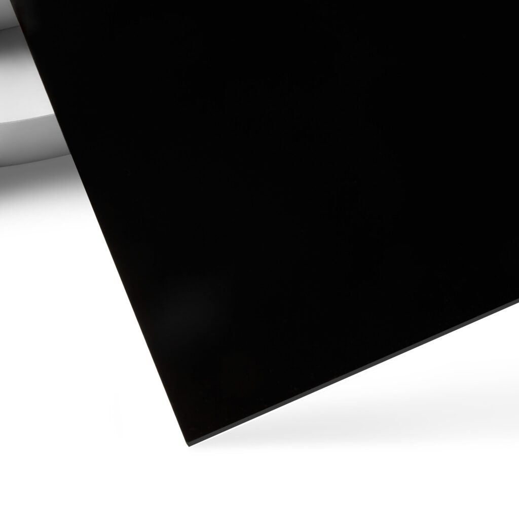 Lamina de acrilico negro opaco brillante de 3 mm con el canto a la vista