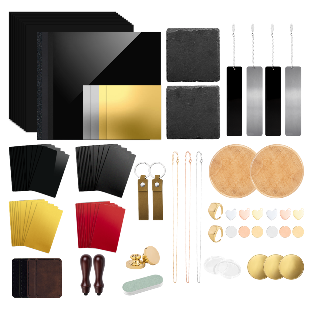 Conjunto del kit F1/F2 Ultra: chapas de inox y laton, tarjetas metalicas, posavasos de piedra y de haya, marcapaginas, bisuteria y mangos de sello de lacre