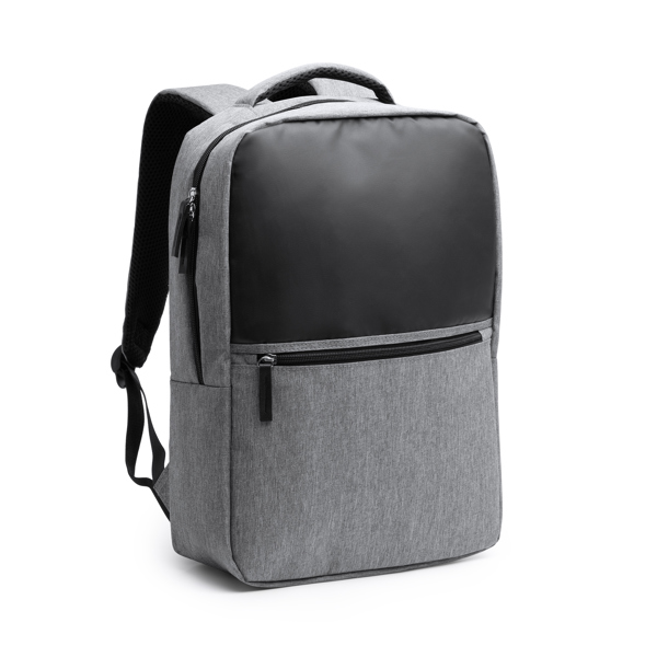 Mochila Stamina Kiton negro vigore puesta