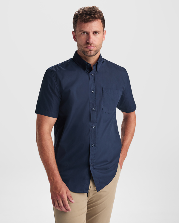 Camisa Roly Aifos blanco puesta