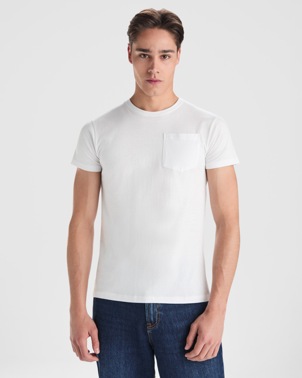 Camiseta Roly Teckel blanco puesta