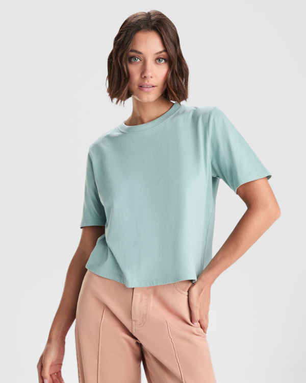 Camiseta Roly Dominica blanco puesta